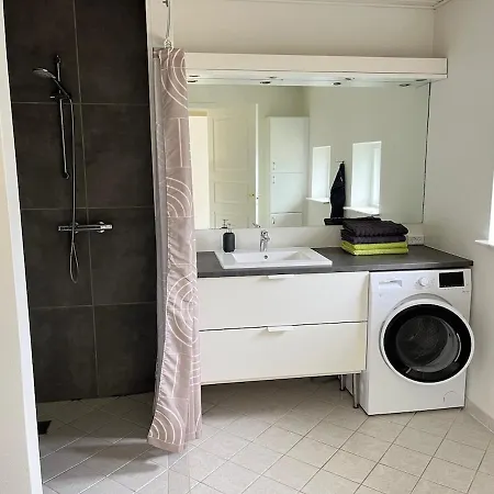 Bright And Quiet Townhouse Villaer *